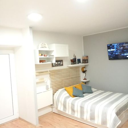 Studio Apartman "Nicole" PUY 외부 사진