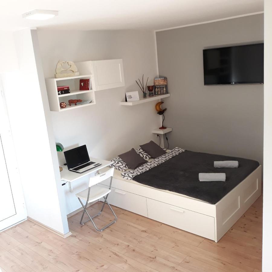 Studio Apartman "Nicole" PUY 외부 사진