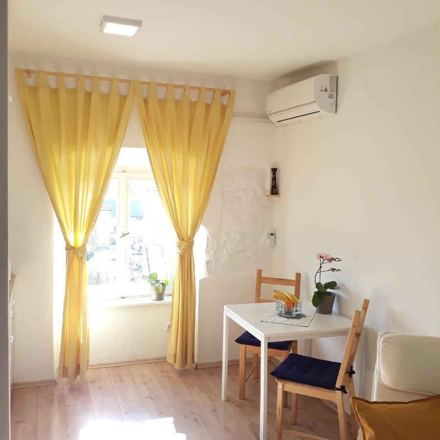 Studio Apartman "Nicole" PUY 외부 사진